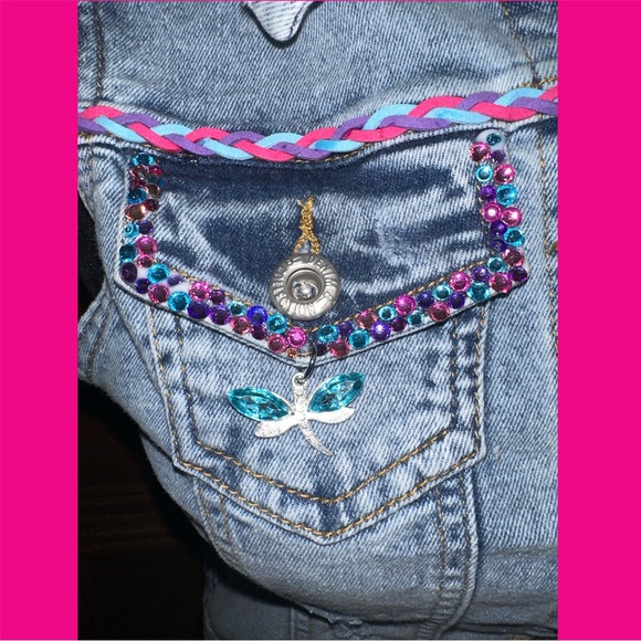 Dragonfly Embroidered Denim Vest - Picture 7 of 10